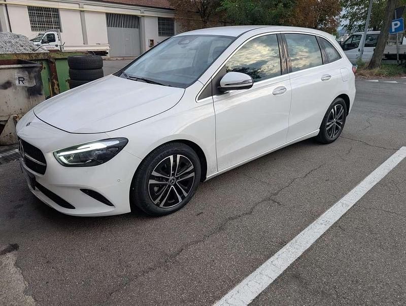 Usata 2024 Mercedes B200 Executive Monovolume | 29.000 € (Buon prezzo) - Immagine 1/4