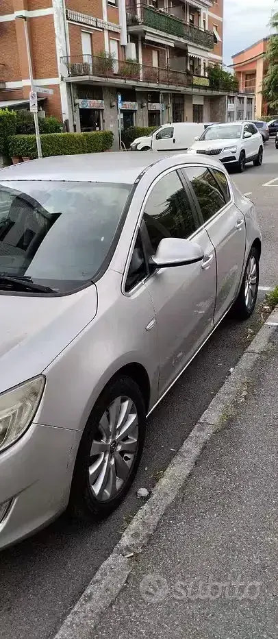 Usata Opel Astra 110 CV (80 kW) 2010 Grigio Berlina