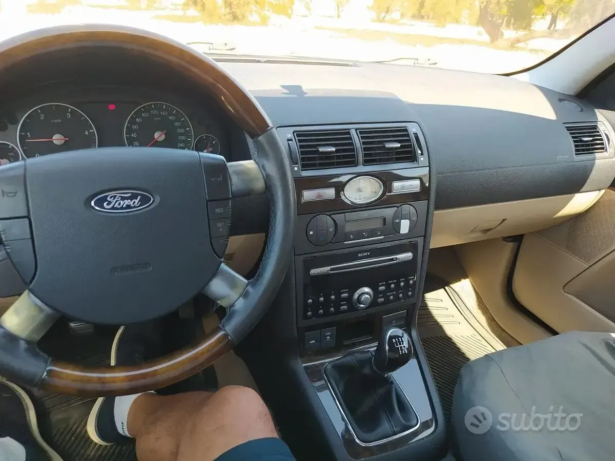 Usata Ford Mondeo 131 CV (96 kW) 2004 Grigio Station wagon
