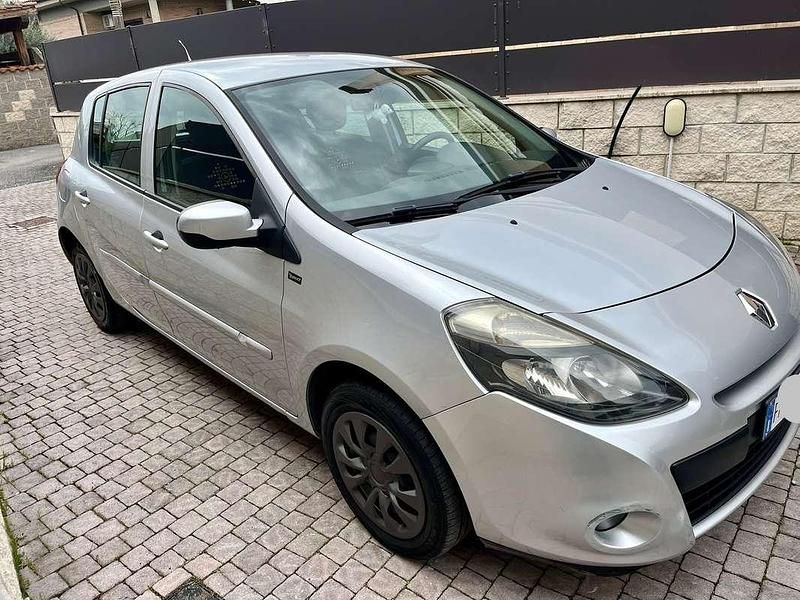 Usata Renault Clio II 75 CV (55 kW) 2011 Utilitaria