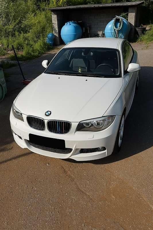 Bianco Usata 2011 BMW 120 Coupé Coupé | 10.000 € (Buon prezzo) - Immagine 1/4