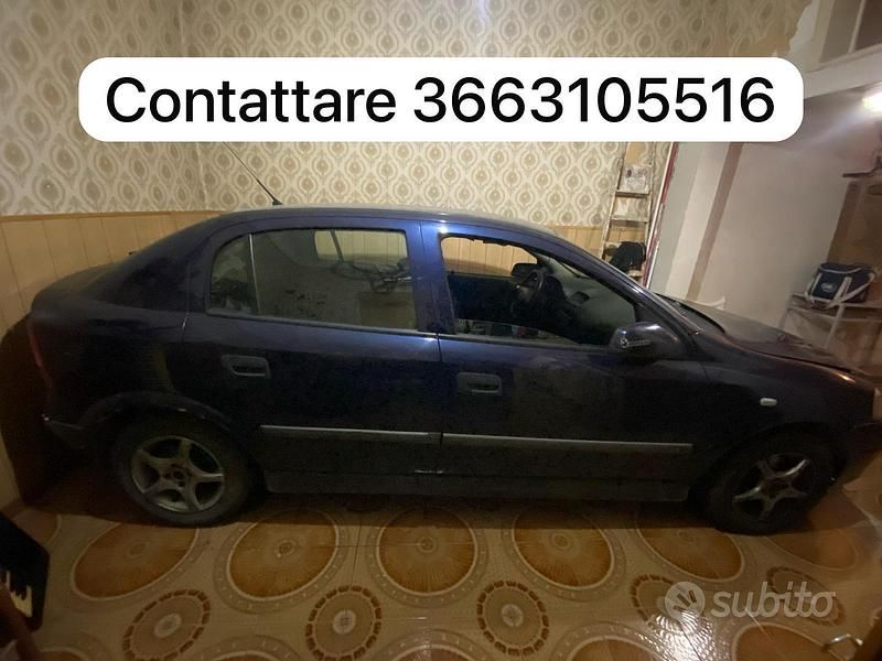 Usata Opel Astra 2001 Blu Berlina