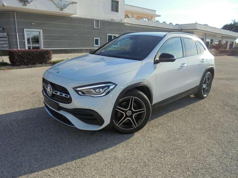 Usata Mercedes GLA200 AMG line 150 CV (110 kW) 2022 Bianco SUV