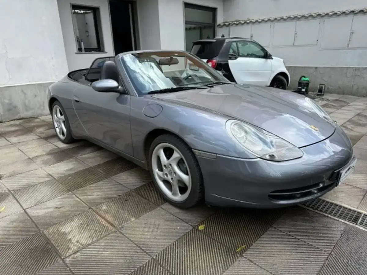 Usata Porsche 911 Carrera Cabriolet 300 CV (220 kW) 2001 Grigio Cabrio