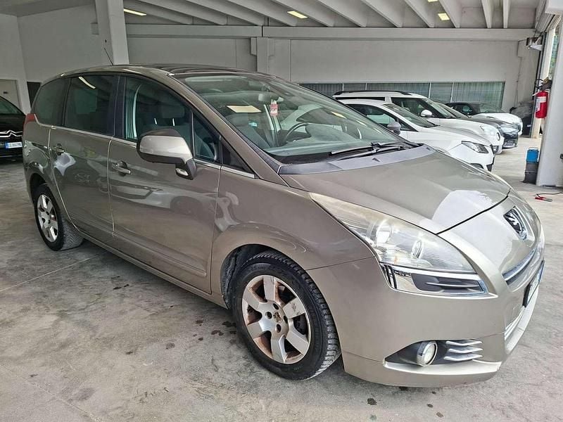 Usata Peugeot 5008 Allure 112 CV (82 kW) 2012 Beige Monovolume