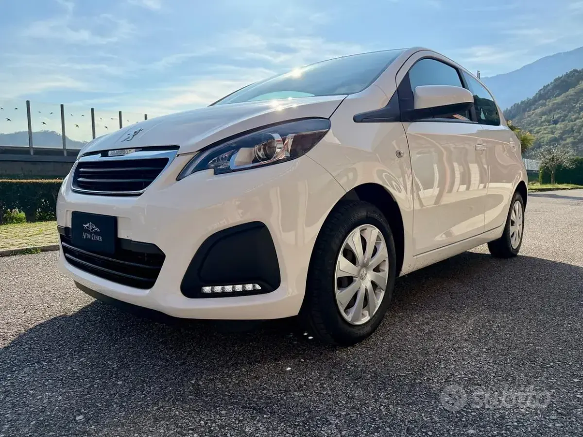 Begagnad Peugeot 108 Allure 72 HK (52 kW) 2020 Vit Sedan