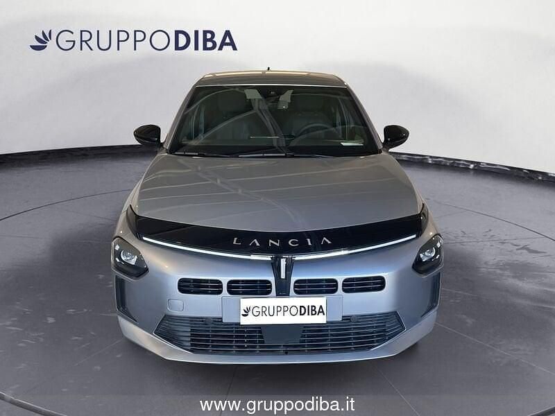 Nuova Lancia Ypsilon 101 CV (74 kW) 2025 Grigio Utilitaria