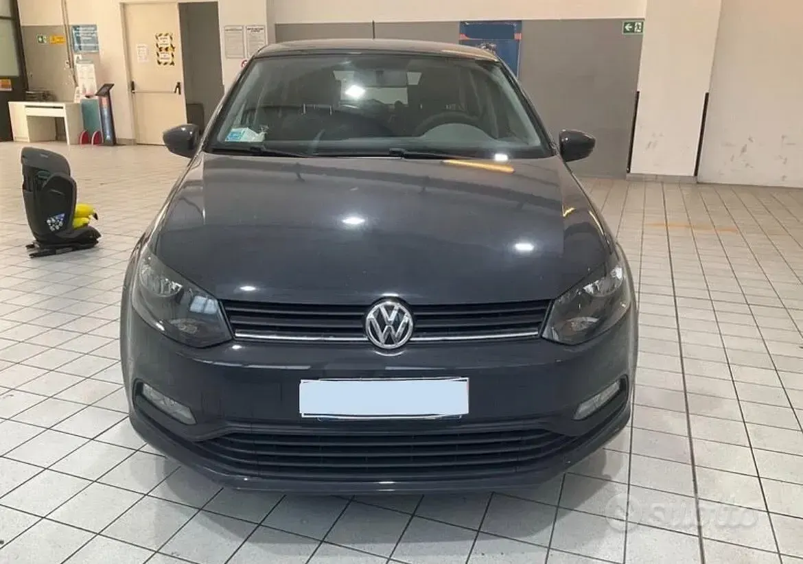 Usata VW Polo Trendline 60 CV (44 kW) 2014 Grigio Berlina