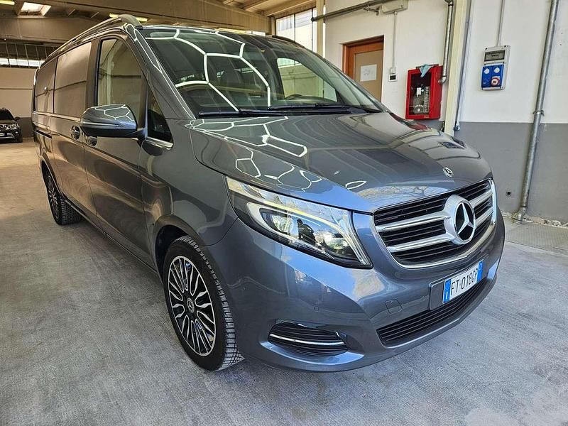 Usata Mercedes V250 Premium 190 CV (139 kW) 2019 Grigio Monovolume