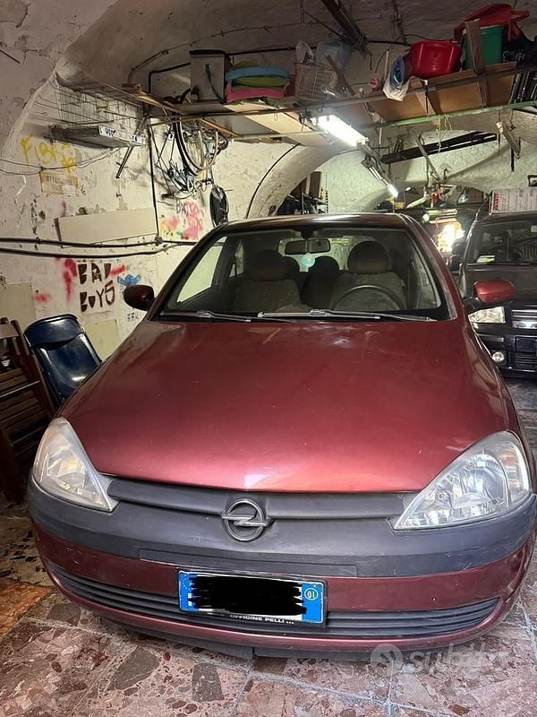 Usata 2001 Opel Corsa Comfort Due volumi | 900 € (Ottimo prezzo) - Immagine 1/4