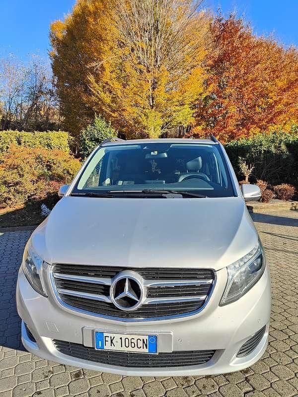 Usata Mercedes V220 Premium 190 CV (139 kW) 2017 Argento Monovolume