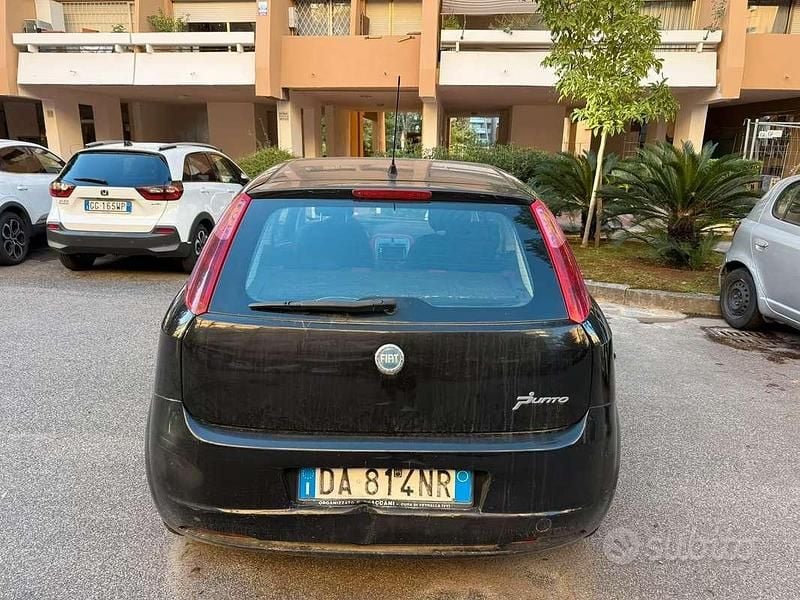 Usata Fiat Grande Punto 77 CV (56 kW) 2006 Nero Utilitaria