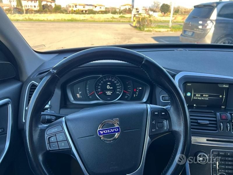 Usata Volvo XC60 Kinetic 136 CV (100 kW) 2014 Argento SUV