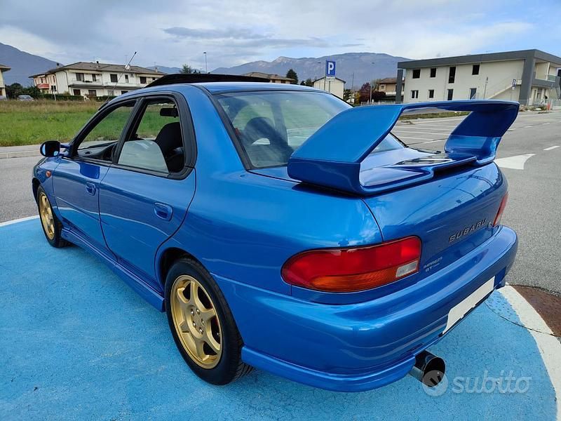 Usata Subaru Impreza 218 CV (160 kW) 2000 Blu Berlina
