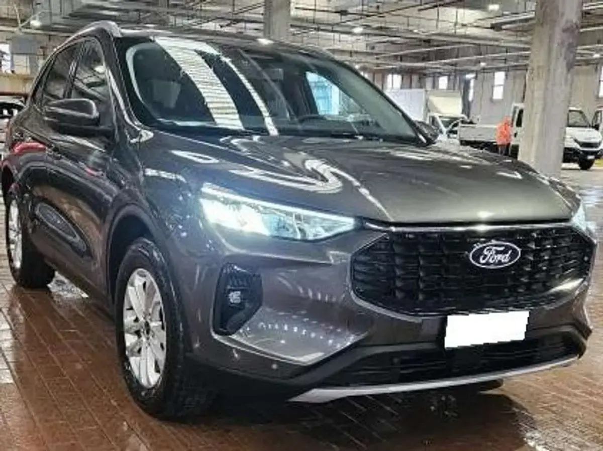 Usata Ford Kuga Titanium 179 CV (131 kW) 2025 Magnetic grey SUV
