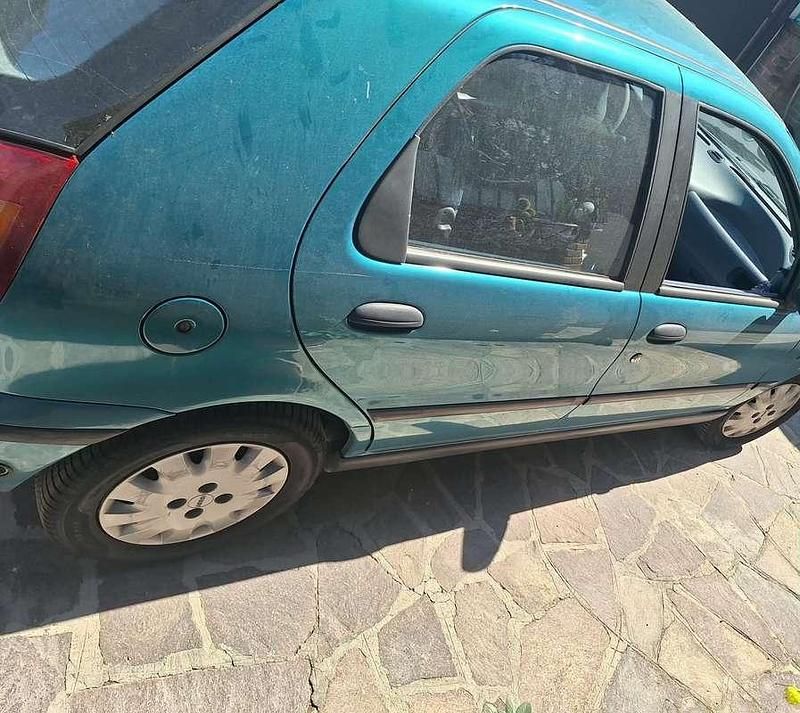 Usata Fiat Palio 68 CV (50 kW) 2000 Berlina