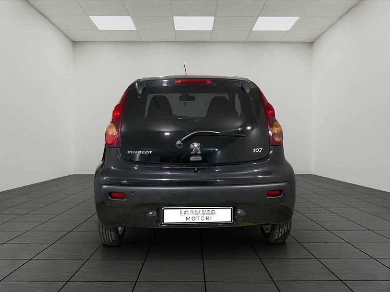 Usata Peugeot 107 68 CV (50 kW) 2012 Nero Utilitaria