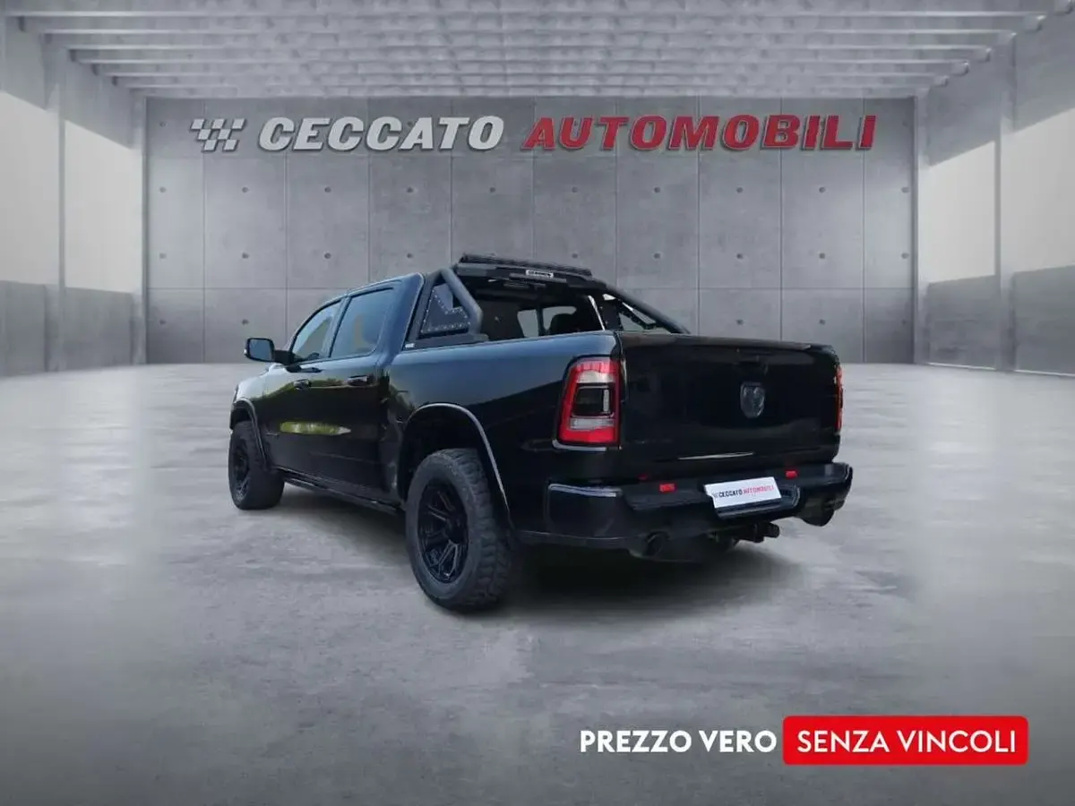 Usata RAM 1500 394 CV (289 kW) 2021 Nero Pick-up
