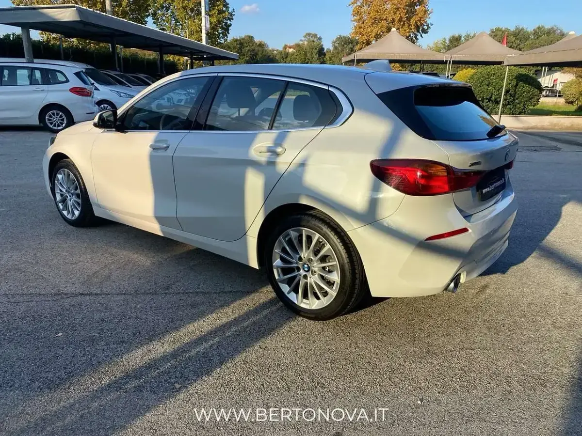 Usata BMW 120 Advantage 190 CV (139 kW) 2021 Bianco Utilitaria