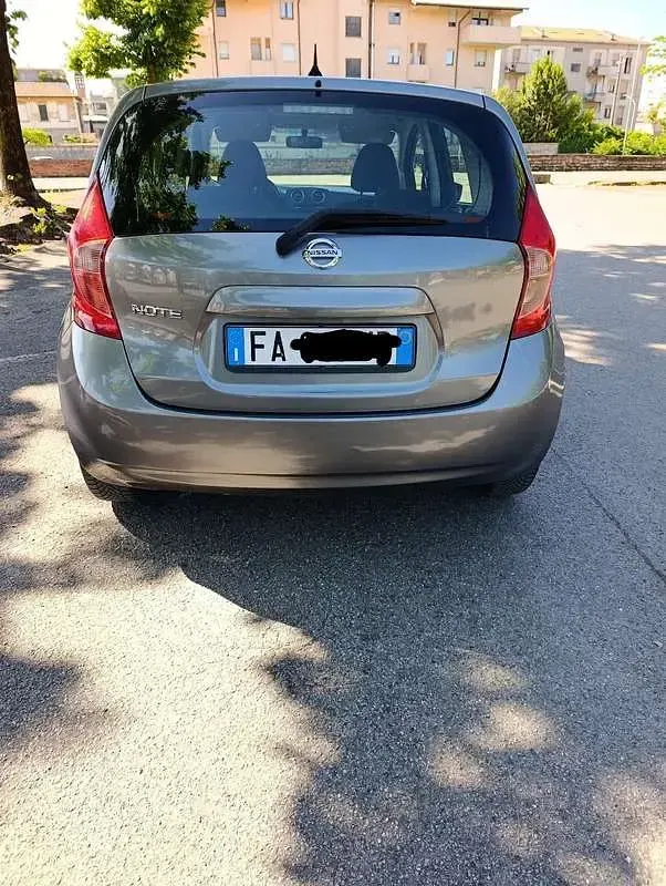 Usata Nissan Note Tekna 80 CV (58 kW) 2015 Grigio Utilitaria
