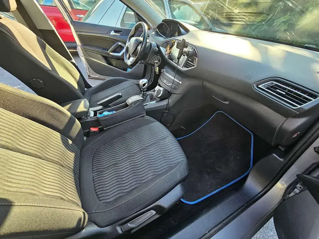 Usata Peugeot 308 Business-Line 116 CV (85 kW) 2014 Grigio Berlina