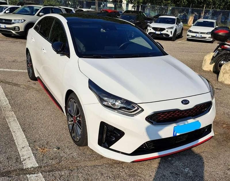 Usata Kia ProCeed GT 204 CV (150 kW) 2019 Bianco Station wagon