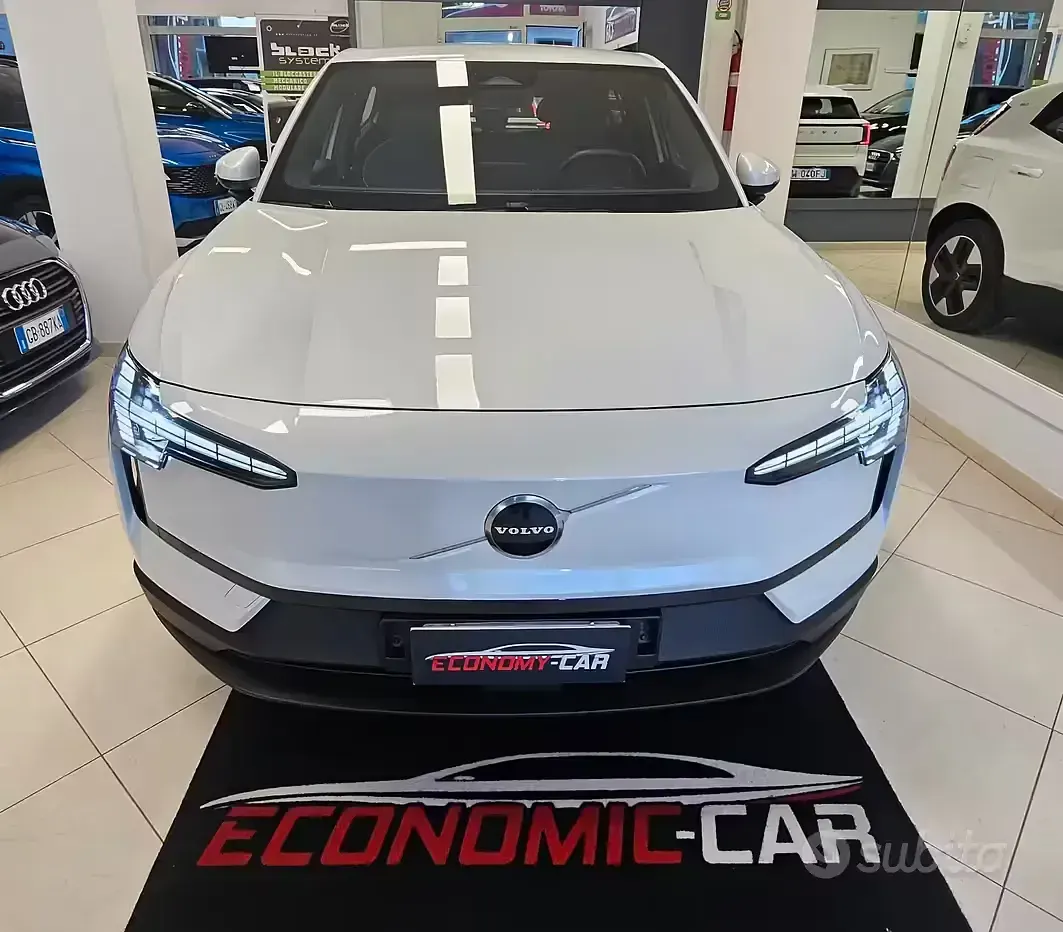 Usata Volvo EX30 Core 75 kW (102 CV) 2024 Bianco SUV