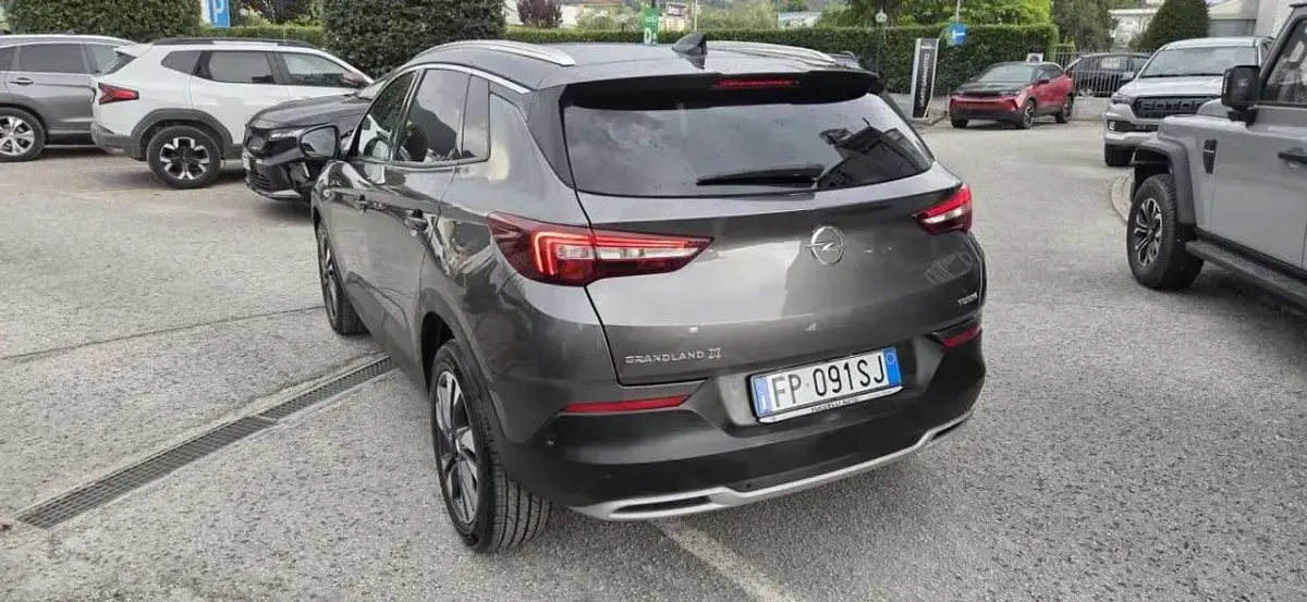 Usata Opel Grandland X Innovation 131 CV (96 kW) 2018 Grigio chiaro SUV