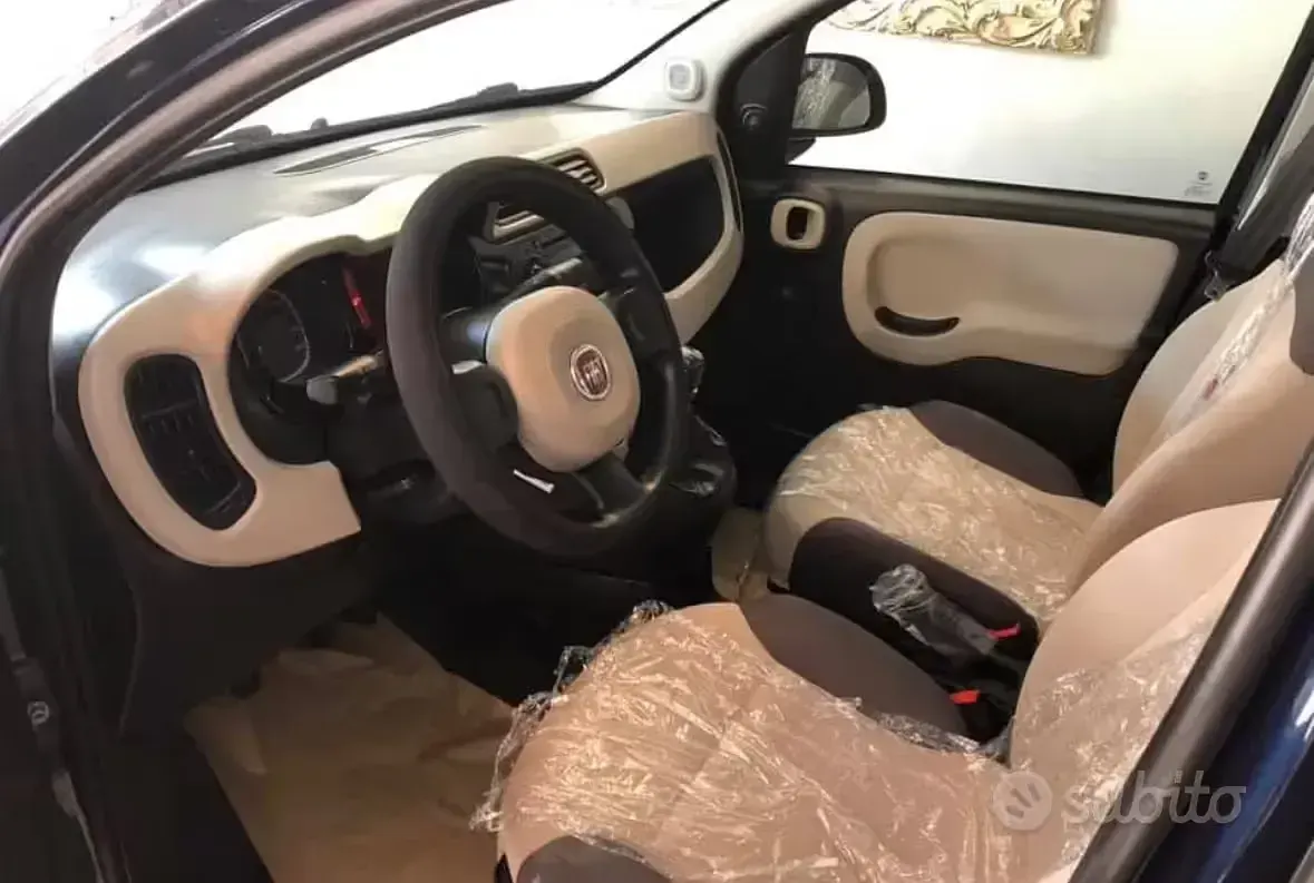 Usata Fiat Panda Lounge 69 CV (50 kW) 2015 Bluazzurro Utilitaria