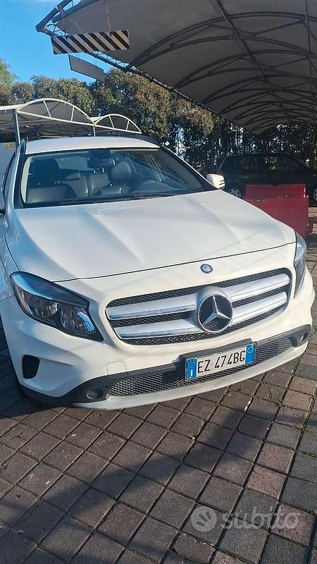Usata Mercedes GLA200 Premium 136 CV (100 kW) 2015 Bianco SUV