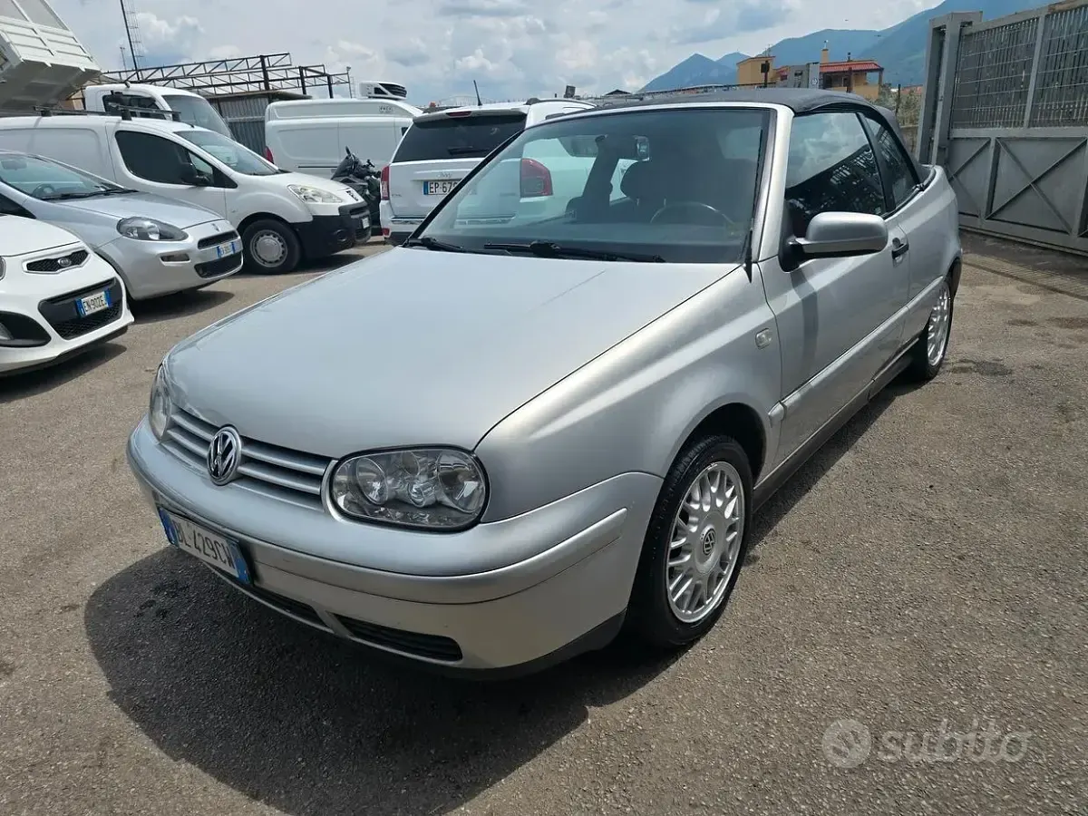 Usata VW Golf 101 CV (74 kW) 2000 Grigio Cabrio