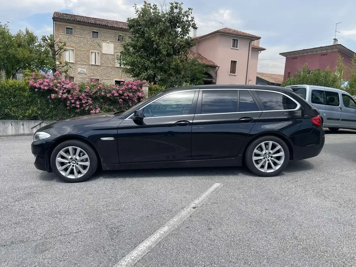 Usata BMW 525 218 CV (160 kW) 2012 Nero Station wagon