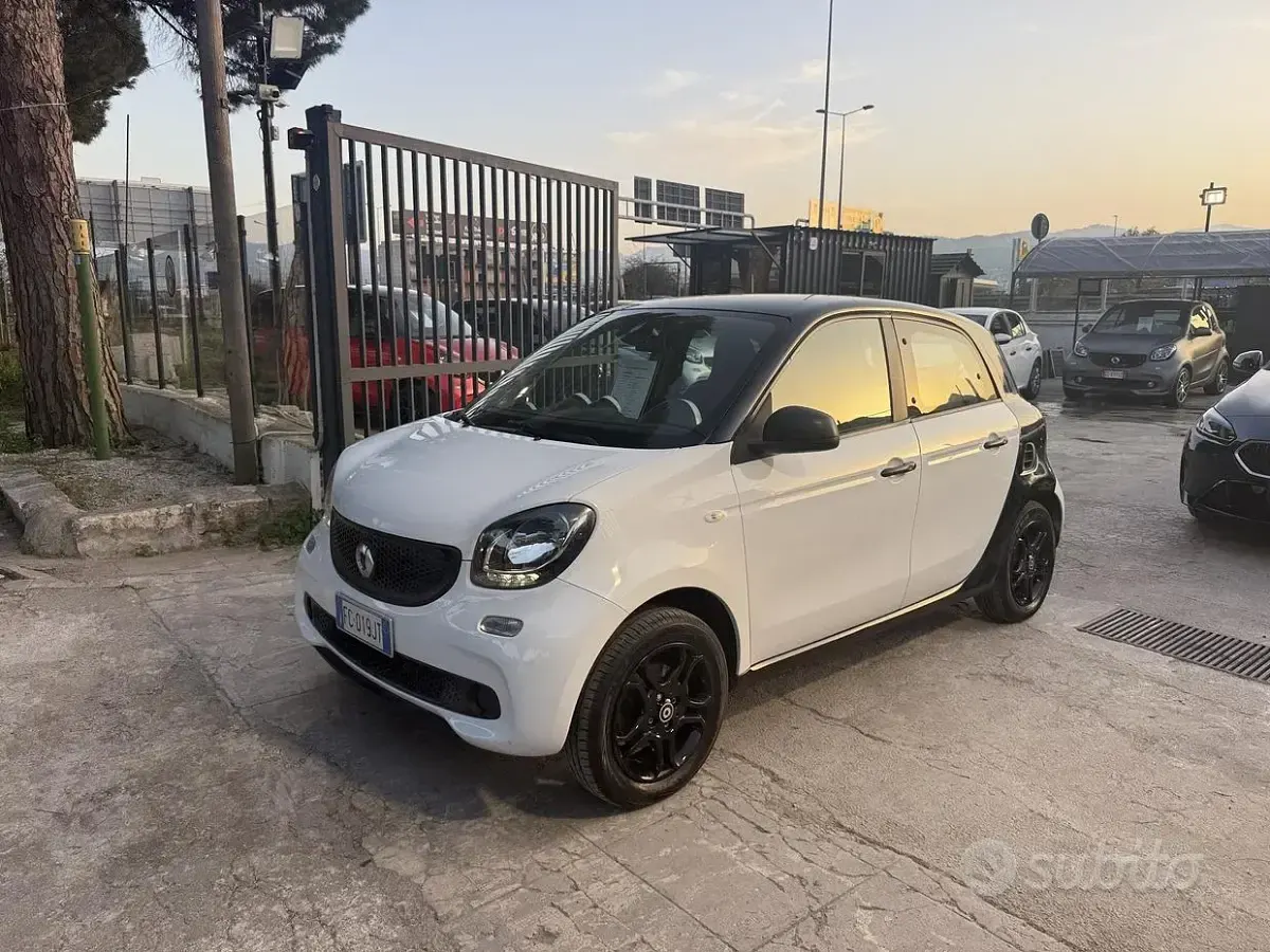 Begagnad Smart ForFour Passion 71 HK (52 kW) 2016 Vit Halvkombi