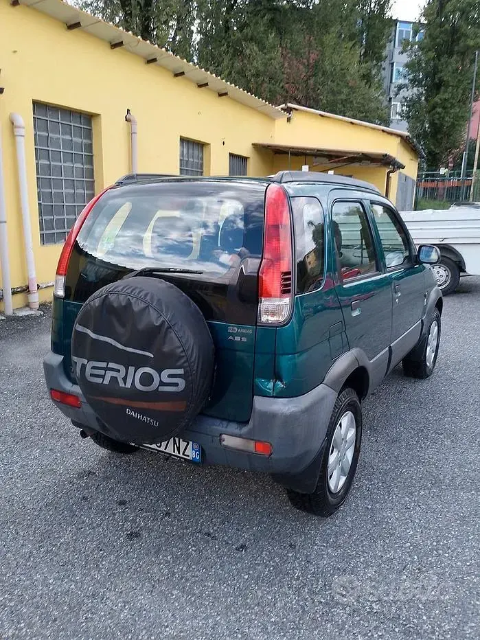 Usata Daihatsu Terios 86 CV (63 kW) 2004 Verde SUV