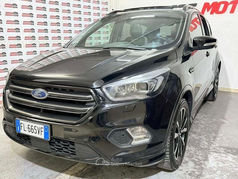 Usata Ford Kuga ST-Line 150 CV (110 kW) 2017 Nero SUV