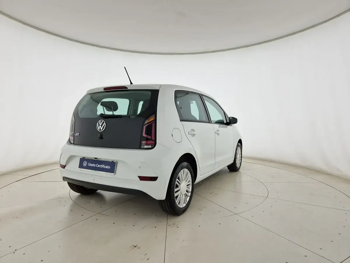 Usata VW up! Move 65 CV (47 kW) 2023 Pure white Utilitaria