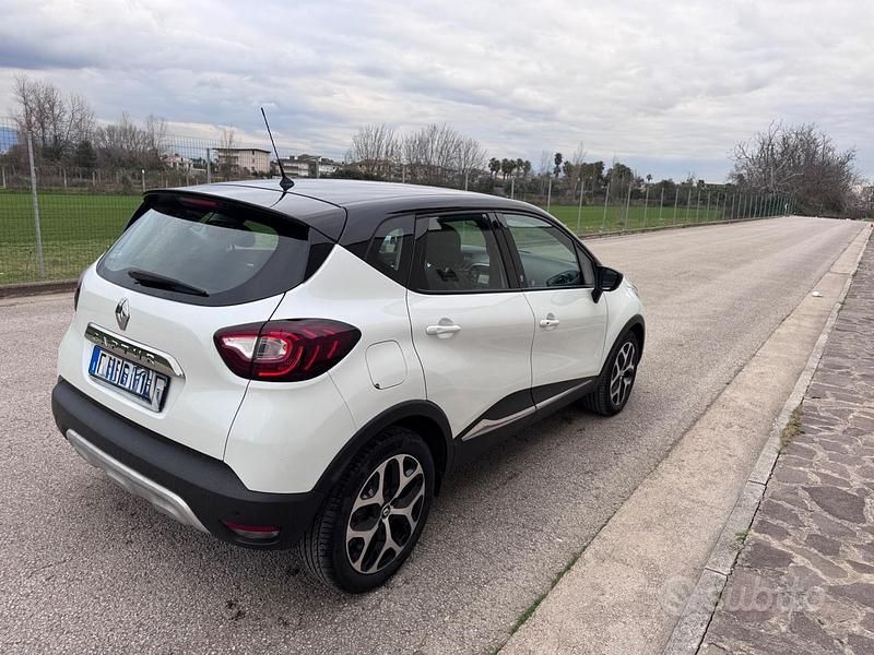 Usata Renault Captur 90 CV (66 kW) 2018 Bianco SUV