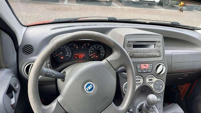 Usata Fiat Panda Emotion 60 CV (44 kW) 2007 Arancione Utilitaria