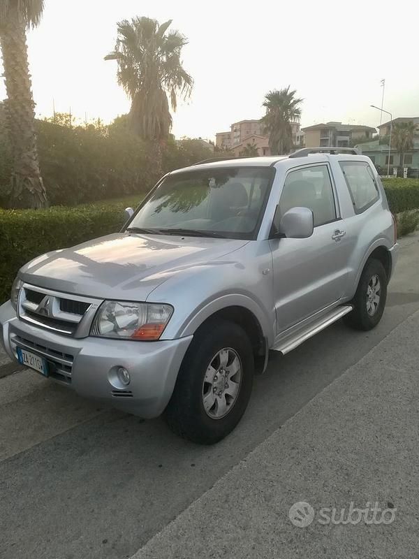 Usata Mitsubishi Pajero 115 CV (84 kW) 2004 Grigio SUV