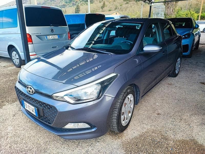 Usata Hyundai i20 Classic 73 CV (53 kW) 2016 Blu Berlina