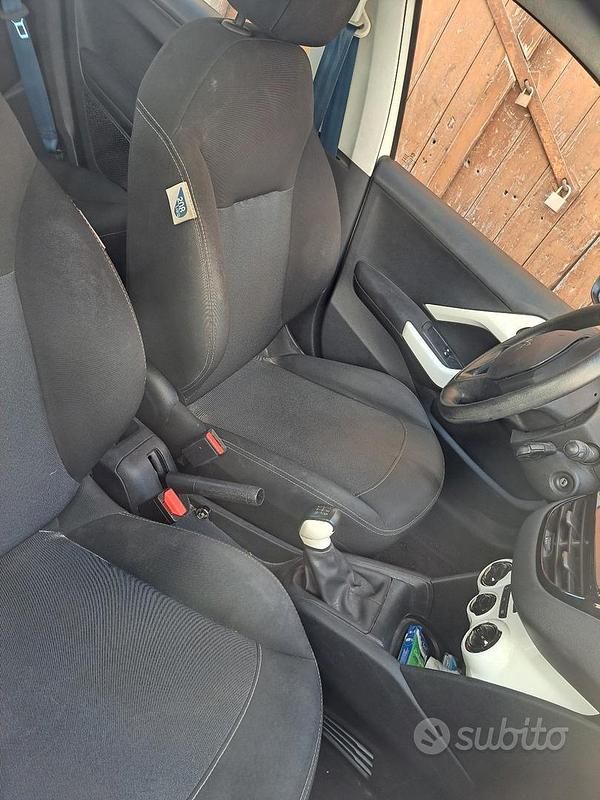 Usata Peugeot 208 2016 Utilitaria