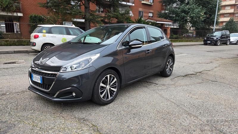 Usata Peugeot 208 Allure 82 CV (60 kW) 2016 Grigio Utilitaria