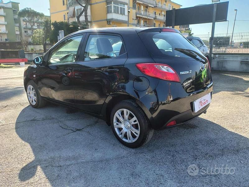 Usata Mazda 2 Trendy 75 CV (55 kW) 2013 Nero Utilitaria