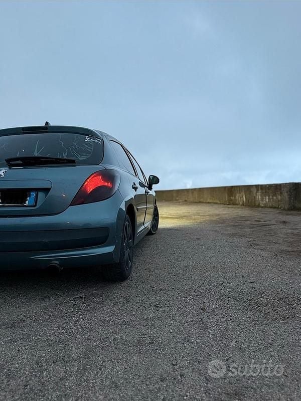 Usata Peugeot 207 Sport 70 CV (51 kW) 2006 Grigio Berlina