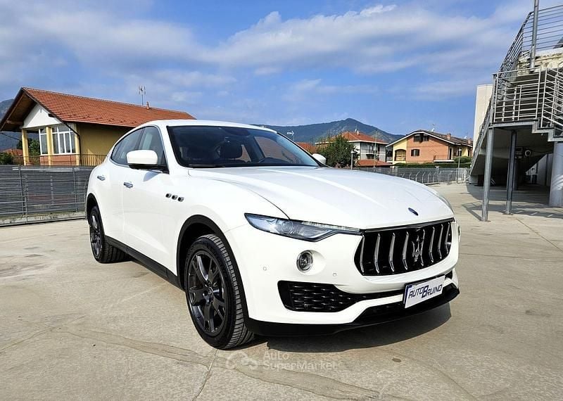 Usata Maserati Levante 350 CV (257 kW) 2021 Bianco SUV
