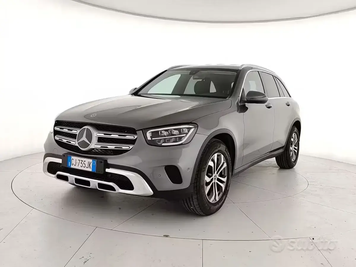 Usata Mercedes GLC200 Business 163 CV (119 kW) 2022 Grigio SUV