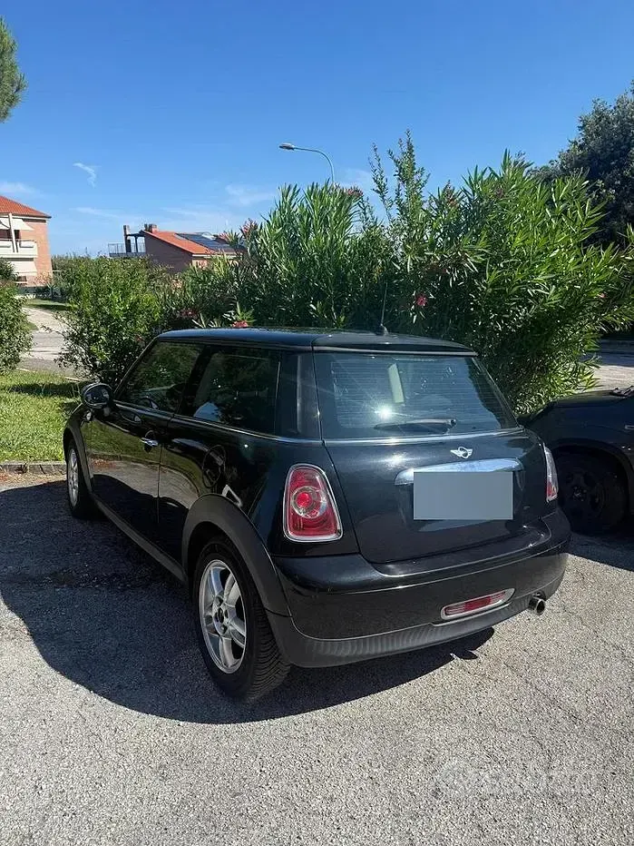 Usata Mini ONE 75 CV (55 kW) 2011 Nero Utilitaria