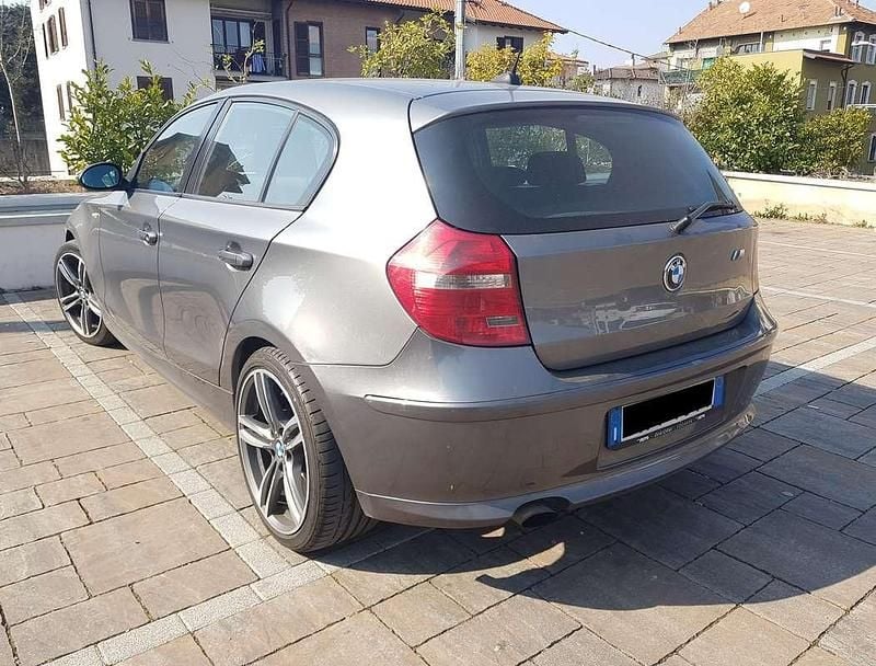 Usata BMW 118 Comfort Edition 143 CV (105 kW) 2009 Argento Utilitaria
