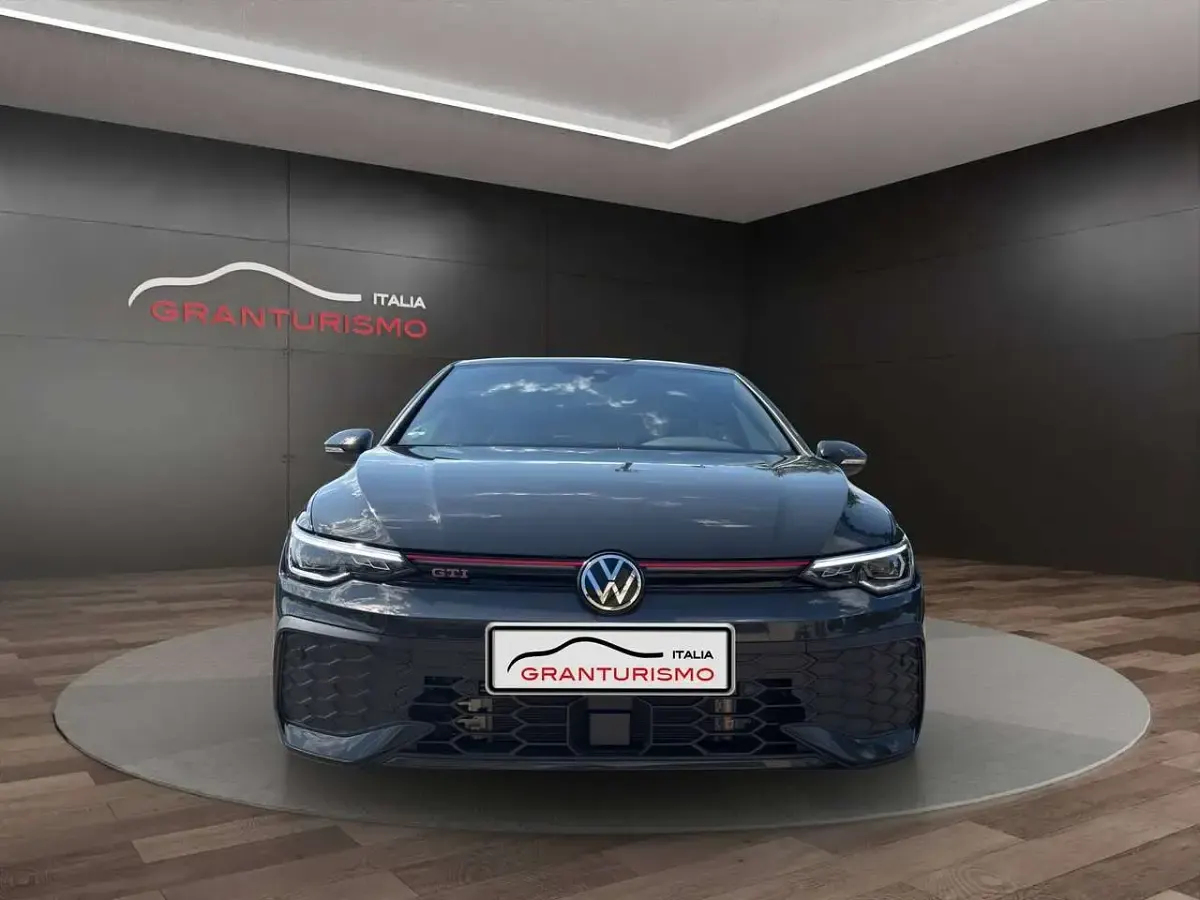 Usata VW Golf VIII GTI 265 CV (194 kW) 2024 Grigio Berlina
