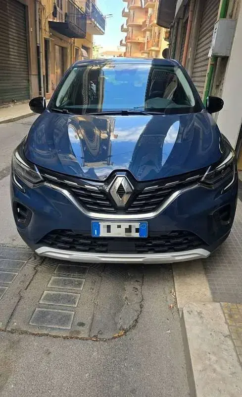 Usata Renault Captur Techno 160 CV (117 kW) 2023 Blu/azzurro SUV